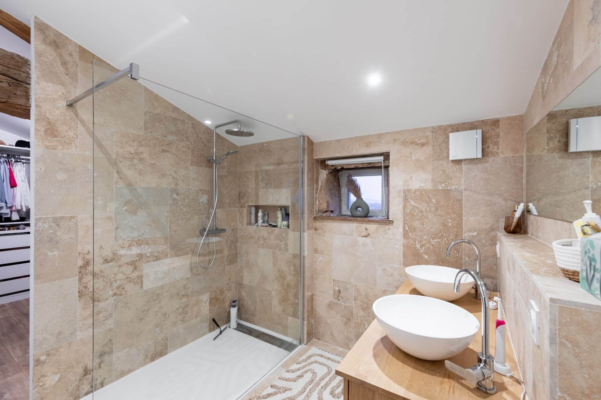 optimisez la rénovation de votre salle de bain grâce à nos conseils pratiques et solutions sur-mesure. découvrez les meilleures astuces pour un espace moderne, fonctionnel et stylé.