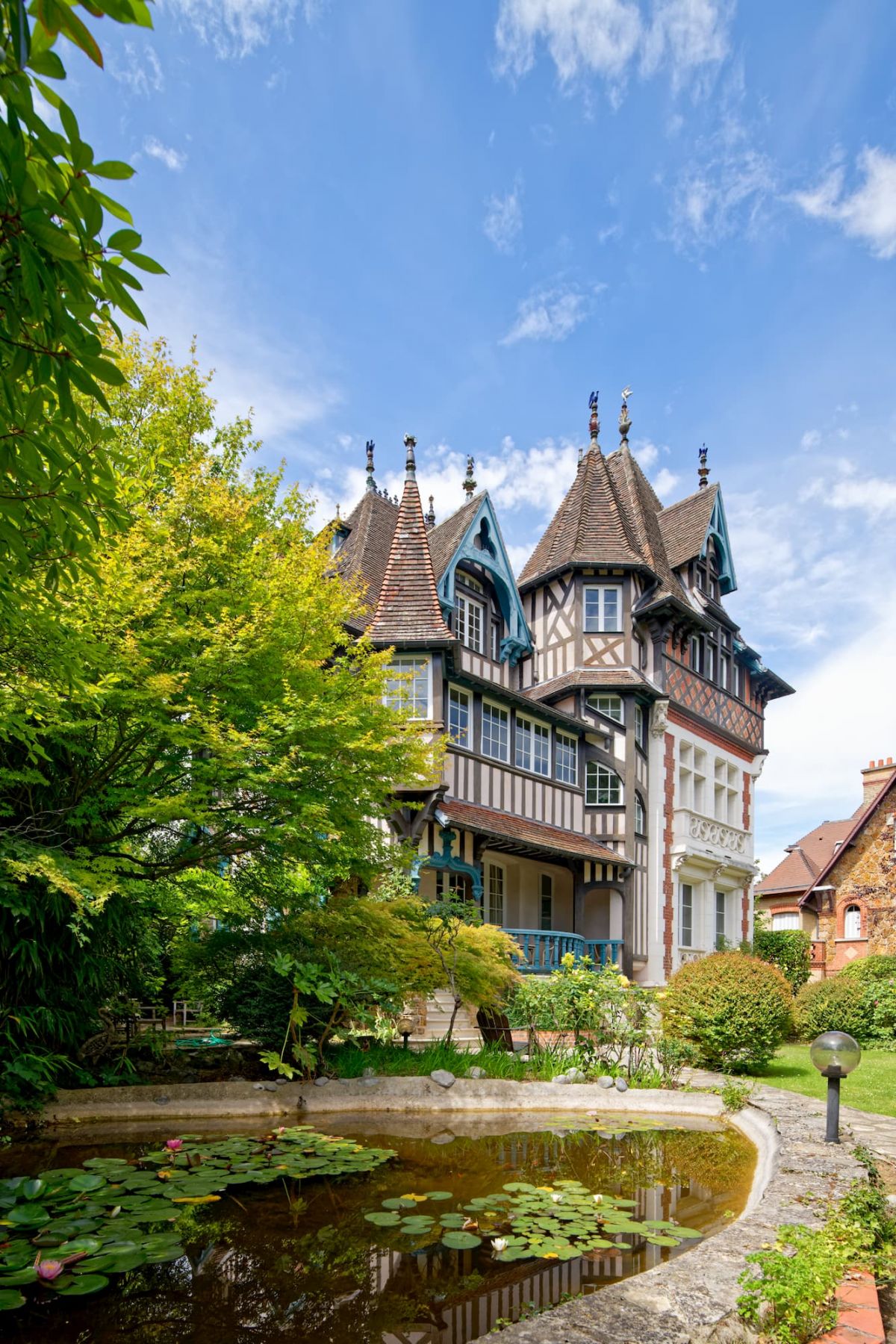 confiez la rénovation de votre villa à saint-cloud à des experts. travaux sur-mesure, matériaux de qualité et accompagnement personnalisé pour des résultats à la hauteur de vos attentes.
