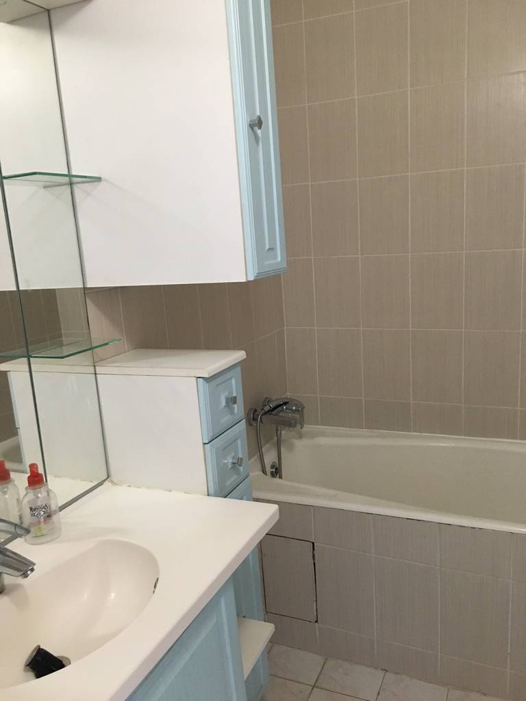 découvrez des idées et inspirations pour aménager une salle de bain moderne à fontenay-aux-roses. conseils de rénovation, tendances déco et solutions sur-mesure pour créer un espace fonctionnel et élégant.