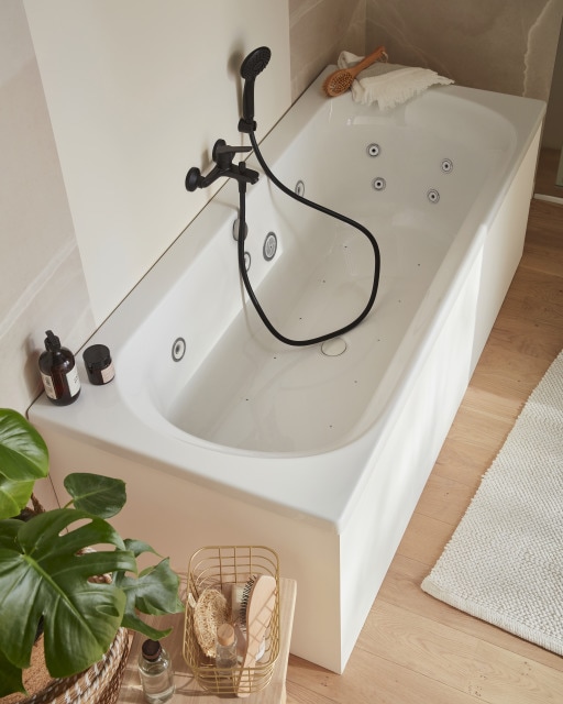 découvrez comment transformer votre salle de bains en un véritable espace bien-être grâce à nos conseils déco, astuces relaxation et aménagements pour une ambiance zen et apaisante.