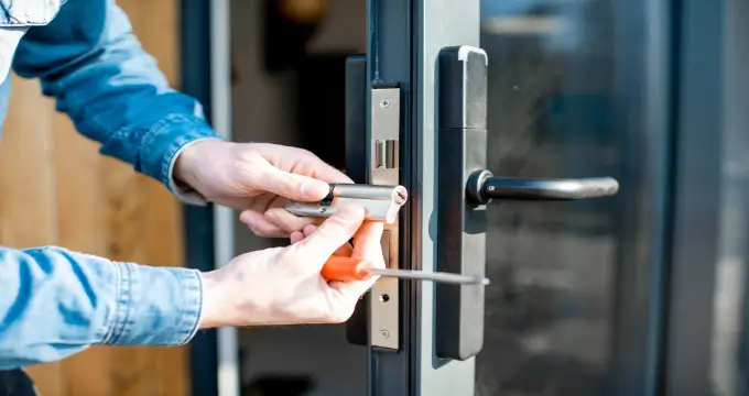 besoin d'un serrurier en urgence à meudon ? disponible 24/7, notre équipe intervient rapidement pour tout dépannage, ouverture de porte ou changement de serrure. devis gratuit et intervention rapide garantie.