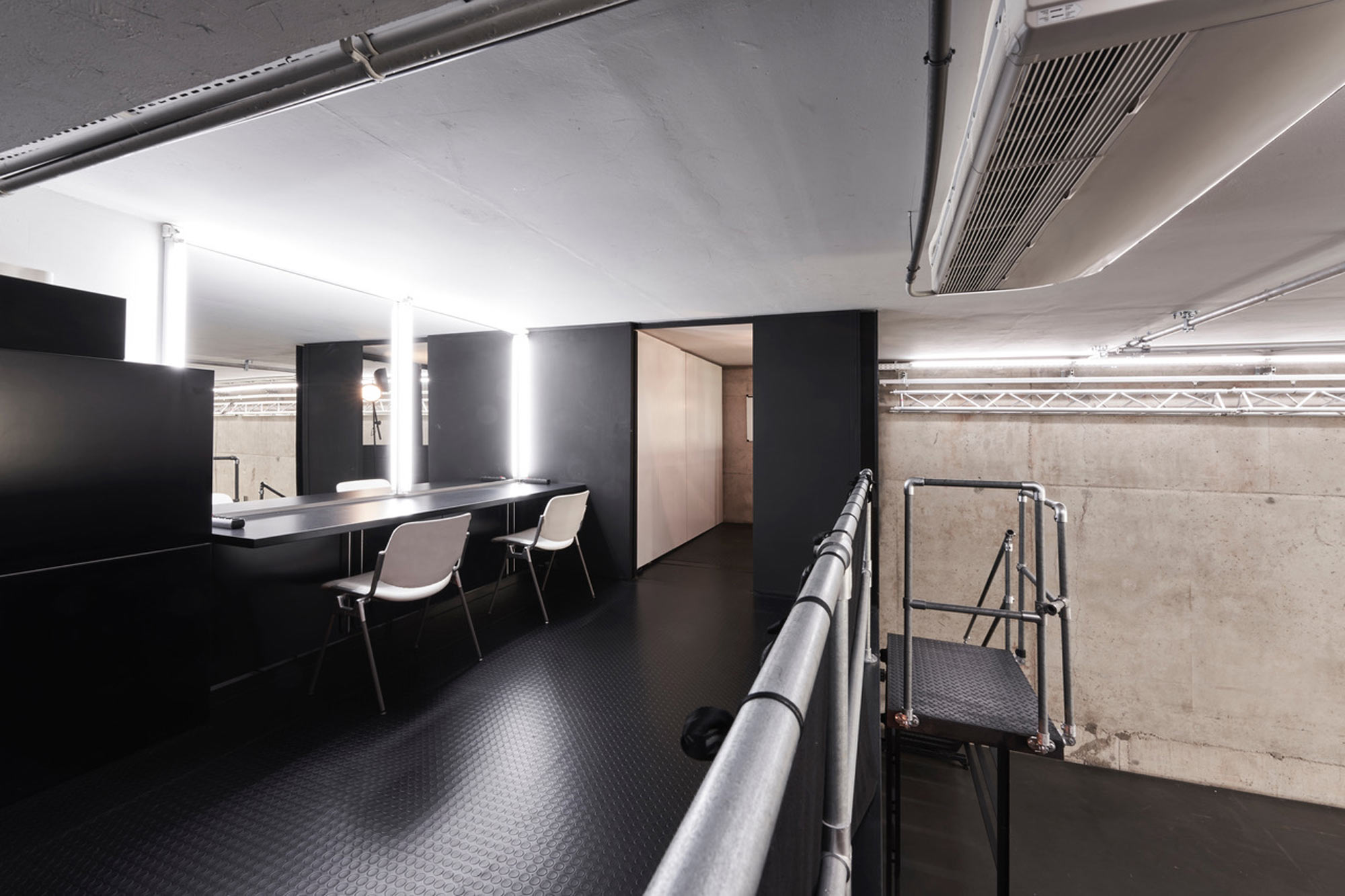 découvrez un studio moderne alliant design contemporain et fonctionnalité, idéal pour un mode de vie confortable en ville. profitez d’un espace optimisé, lumineux et parfaitement équipé.