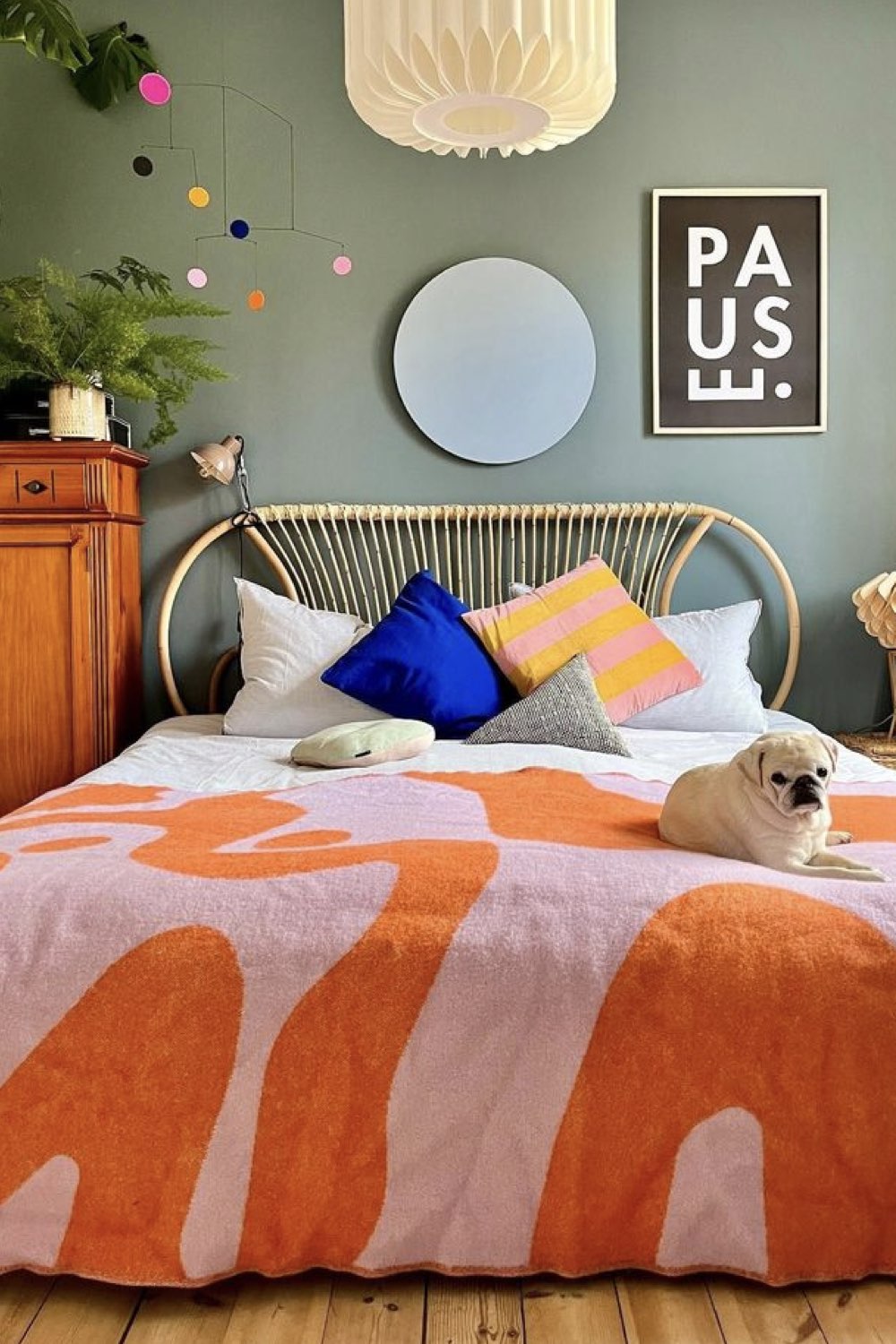 découvrez les tendances peinture pour chambres adultes en 2025 : couleurs apaisantes, nuances naturelles et inspirations modernes pour créer un espace élégant et relaxant.