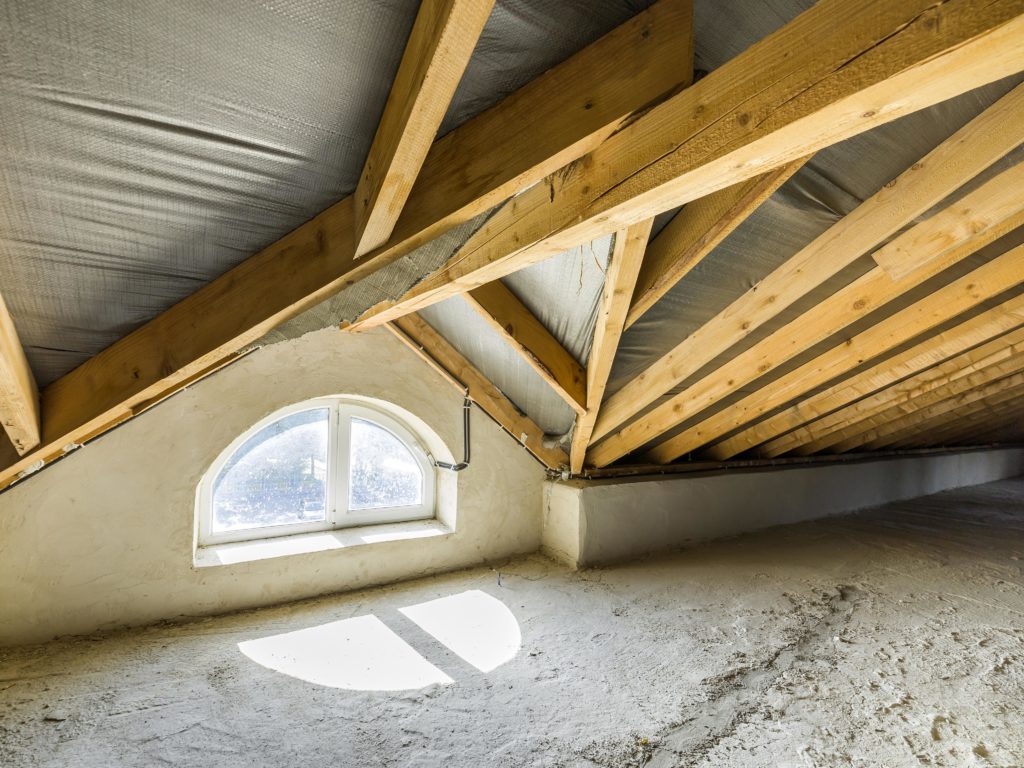 découvrez comment transformer vos combles en un espace de vie confortable et lumineux : conseils pratiques, étapes, astuces et idées de rénovation pour optimiser l’aménagement de vos combles.