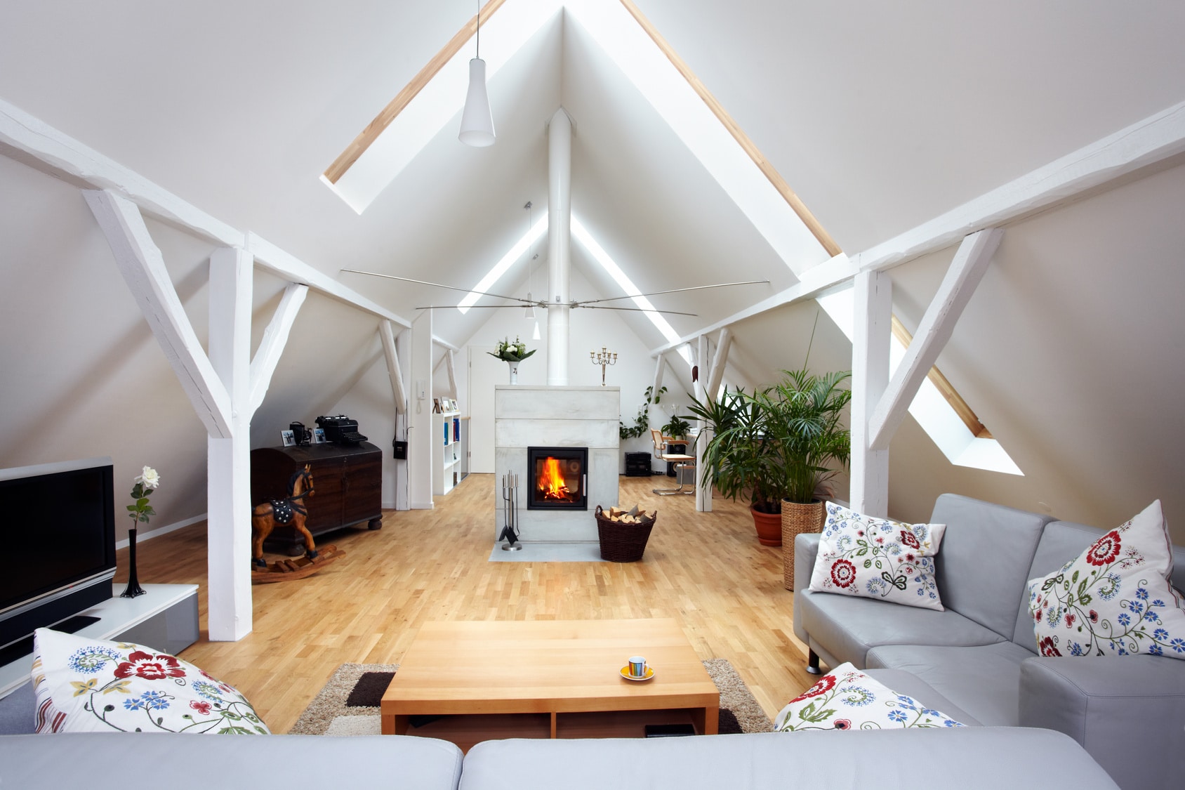 découvrez comment optimiser votre espace sous les toits grâce à la transformation de combles. conseils, exemples et astuces pour créer une pièce supplémentaire confortable et lumineuse.
