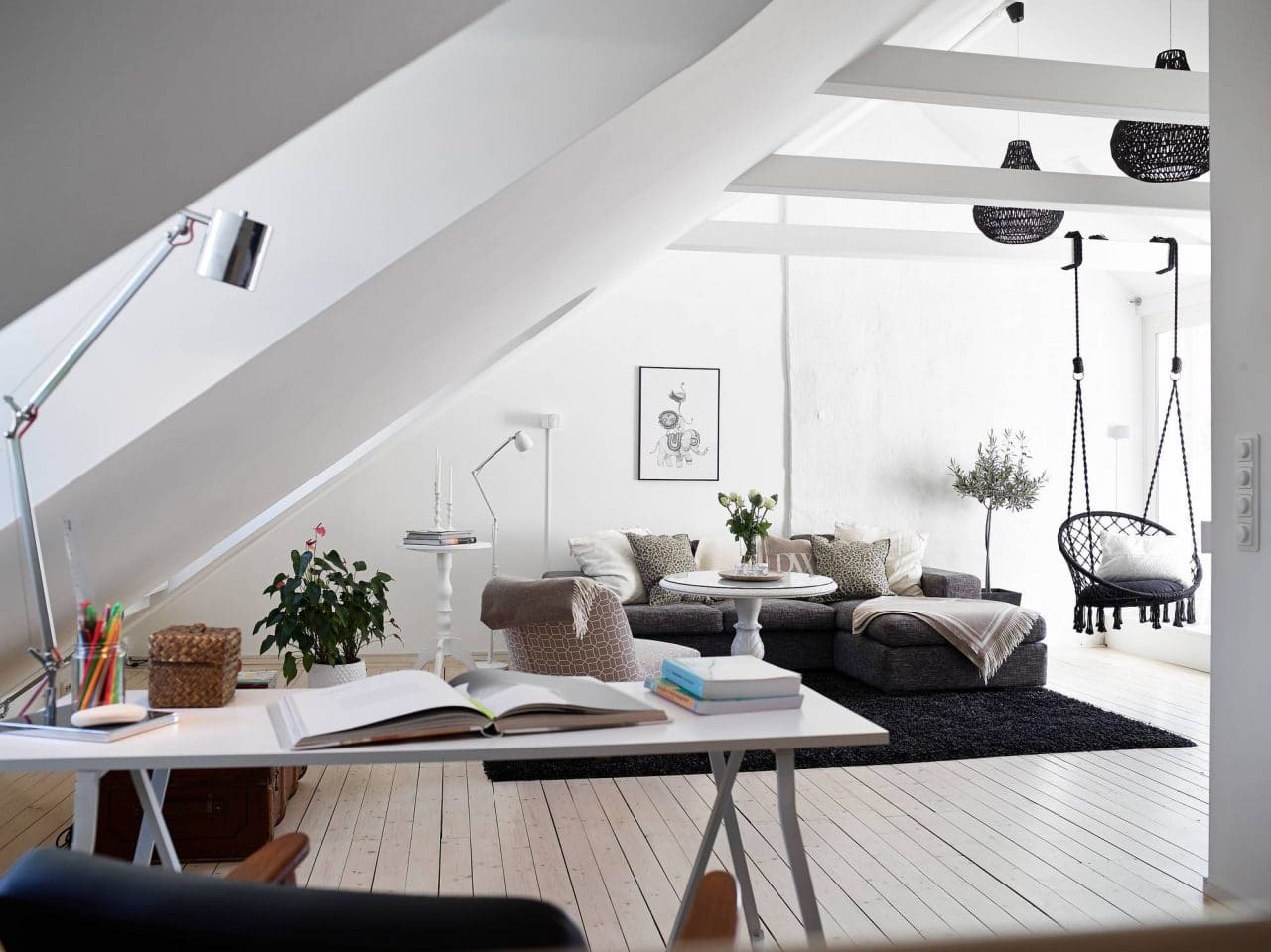 découvrez comment la transformation économique des combles peut optimiser l’espace de votre maison, accroître sa valeur et améliorer votre confort, tout en maîtrisant votre budget.