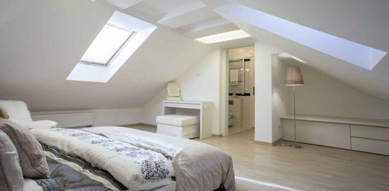 découvrez comment la transformation économique des combles peut valoriser votre habitation, optimiser l’espace disponible et améliorer le confort, tout en maîtrisant votre budget.