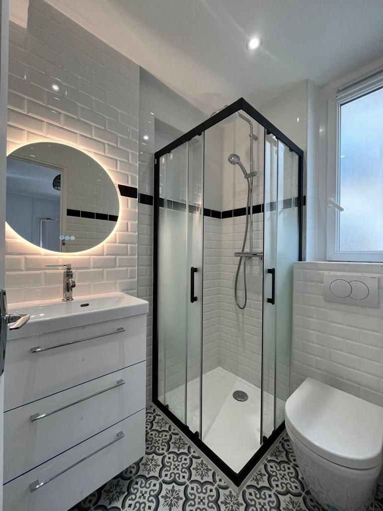 confiez la transformation de votre salle de bain à neuilly à des experts. rénovation personnalisée, matériaux de qualité et design moderne pour un espace unique et fonctionnel.