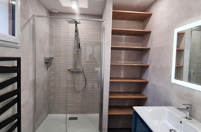 découvrez le coût de rénovation d’une salle de bain au m2 : prix moyens, facteurs influençant le budget et conseils pour réussir votre projet de rénovation en toute sérénité.