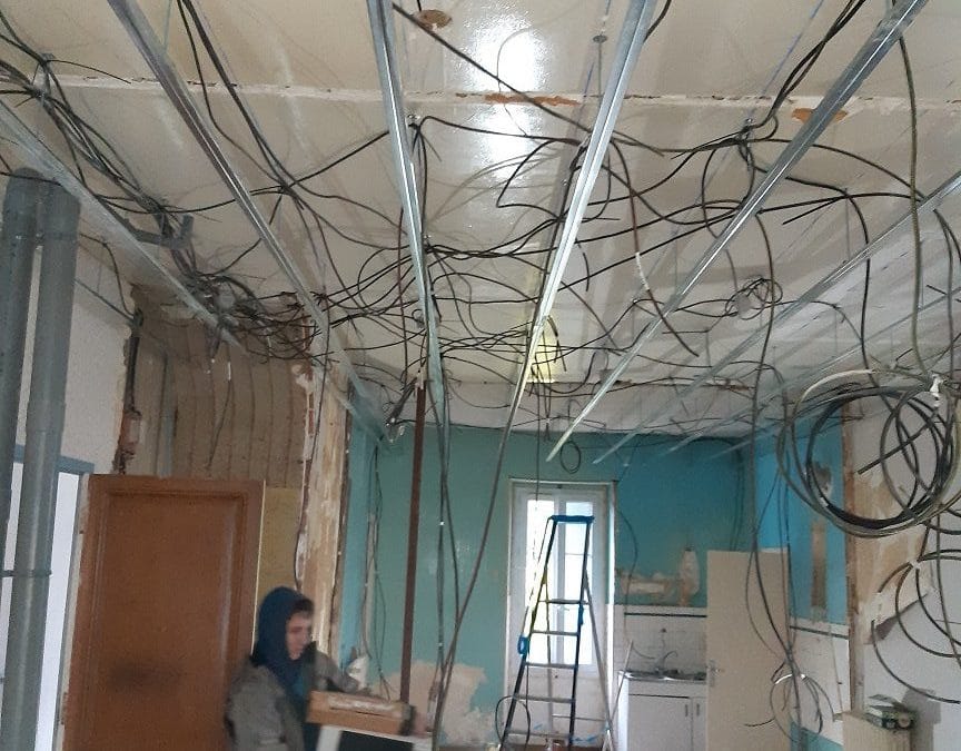 découvrez tout ce qu'il faut savoir sur l'électricité maison : conseils pratiques, sécurité, installation, entretien et solutions pour améliorer le confort et l'efficacité énergétique de votre habitation.