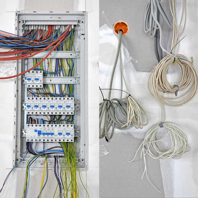 découvrez tout ce qu'il faut savoir sur l'électricité maison : conseils pour l'installation, la sécurité, la rénovation et l'optimisation de votre installation électrique domestique.