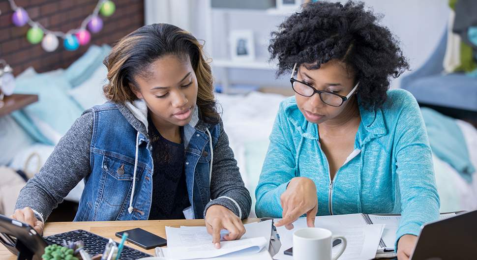 découvrez comment estimer le budget pour la rénovation de votre chambre. conseils pratiques, fourchettes de prix et critères à prendre en compte pour réussir votre projet de rénovation intérieure.