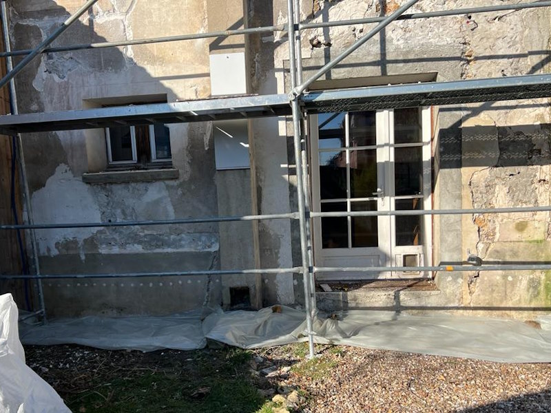 obtenez une estimation précise du coût de rénovation de votre maison. découvrez les prix moyens, les facteurs influençant le budget et des conseils pour réussir votre projet de rénovation.