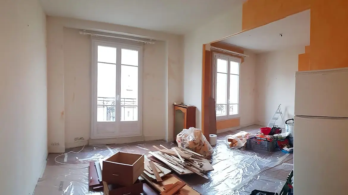 découvrez les différents prix pour la rénovation d’un appartement, les facteurs qui influencent le coût et nos conseils pour estimer votre budget de travaux en 2024.