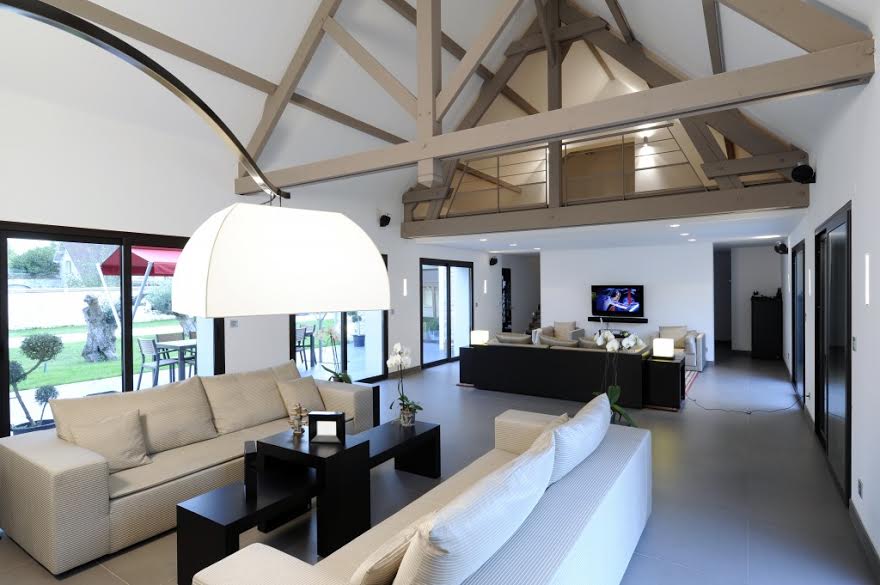 découvrez le prix au m² pour la rénovation d'une maison : estimations des coûts, conseils pour votre budget et astuces pour maîtriser votre projet de rénovation en france.