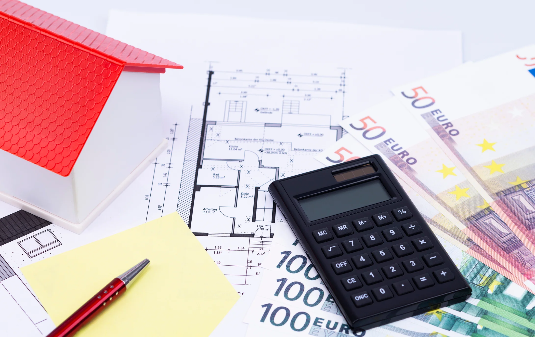 découvrez le coût moyen au m2 pour la rénovation d'une maison : tarifs, conseils et facteurs à prendre en compte pour estimer votre budget travaux.