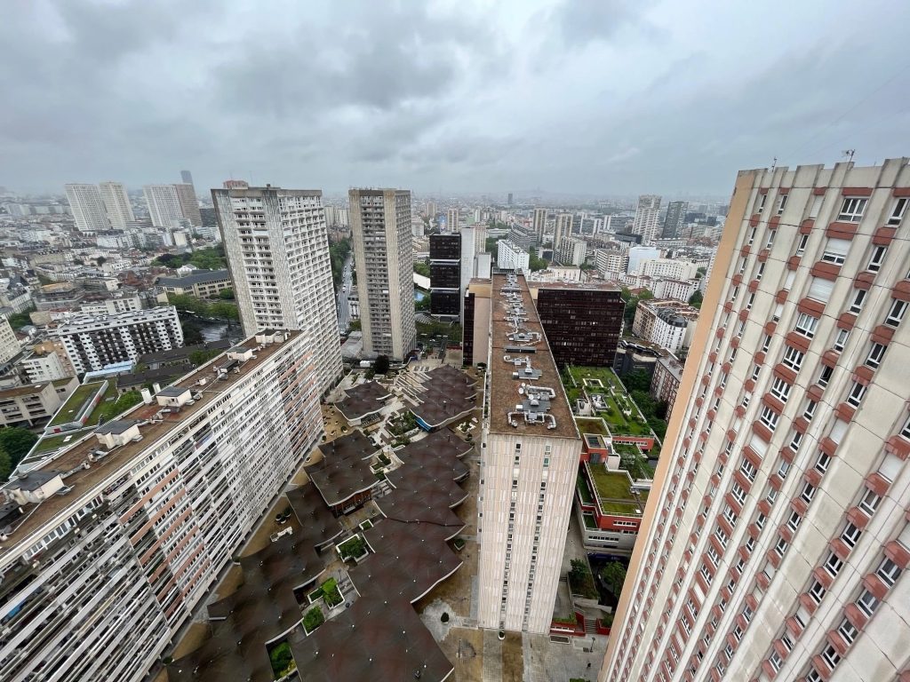 découvrez les prix moyens de la rénovation à paris. estimez le coût de vos travaux, de la peinture à la rénovation complète, avec nos conseils pour réussir votre projet au meilleur tarif.