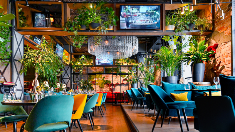 découvrez les prix moyens pour la rénovation d'un restaurant de 100m² : estimation des coûts, matériaux, main-d'œuvre et conseils pour un projet réussi.
