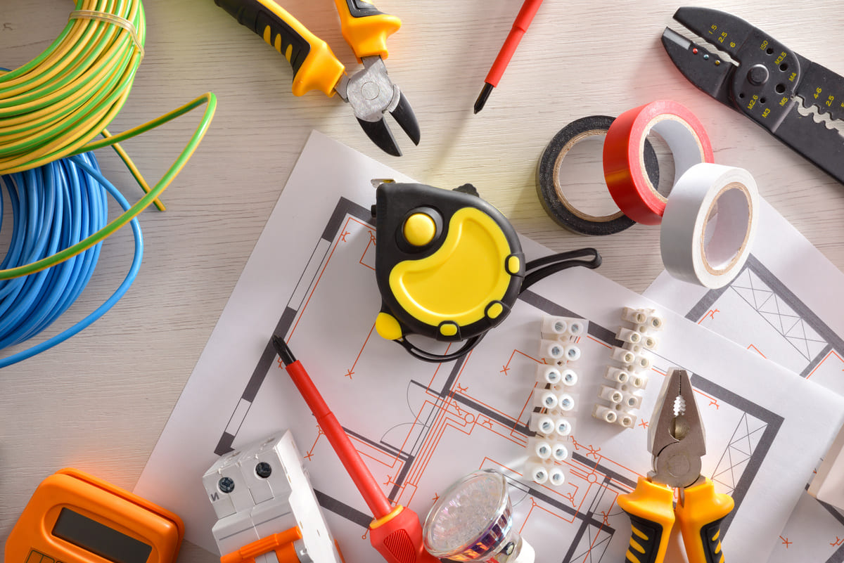 apprenez à produire votre électricité chez vous grâce à des solutions efficaces et économiques, et devenez autonome tout en réduisant votre impact environnemental.
