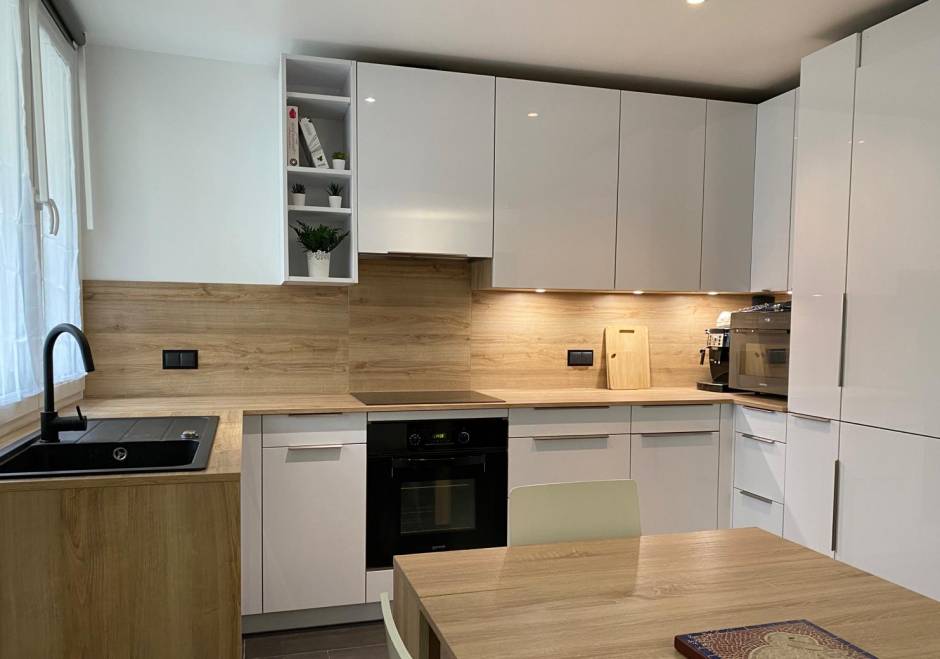 expert en rénovation de cuisine à la celle-saint-cloud, nous transformons votre espace culinaire avec des solutions modernes et personnalisées. contactez-nous pour un devis gratuit !