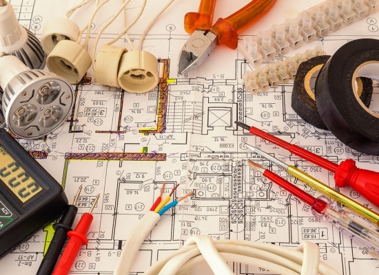 confiez la rénovation électrique de votre maison à des experts. sécurité, conformité et efficacité pour moderniser votre installation électrique. demandez un devis gratuit dès maintenant !