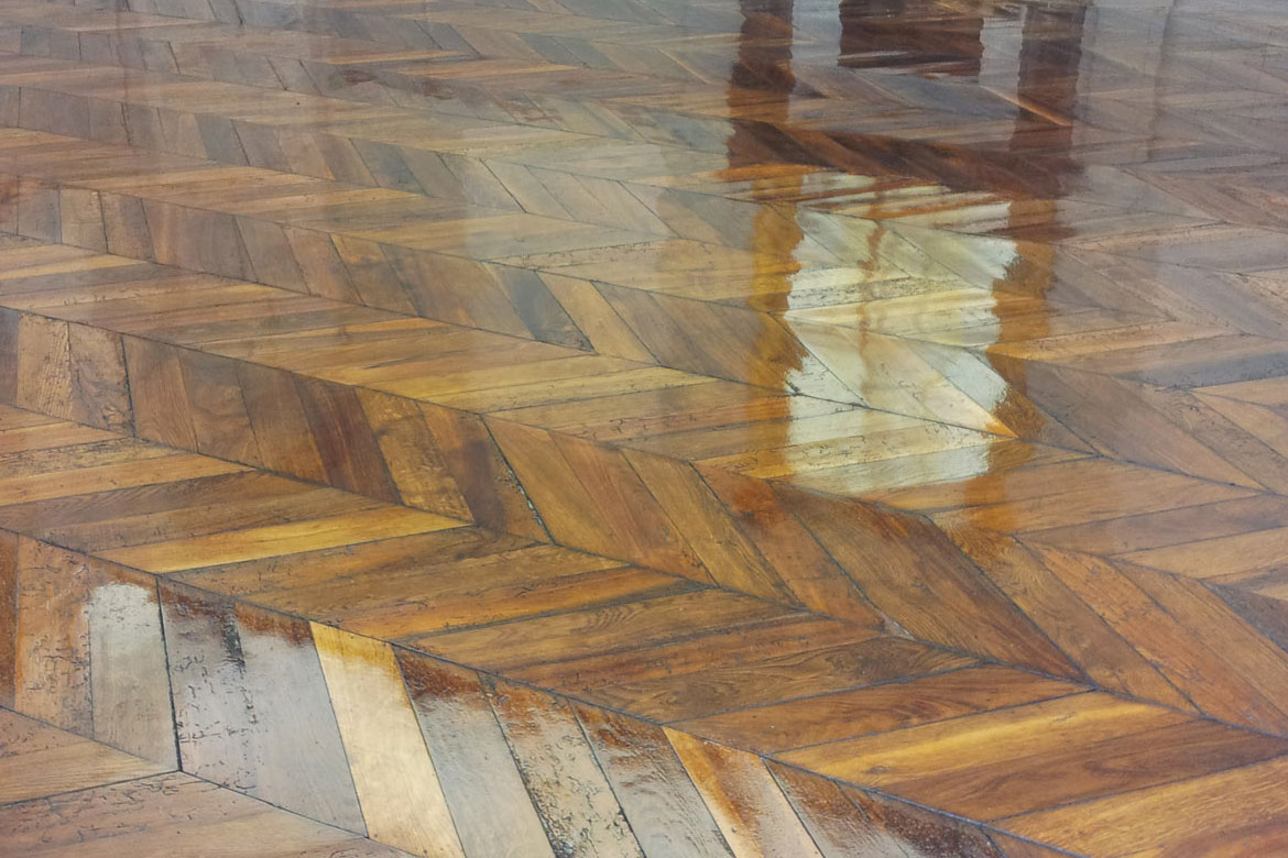 confiez la rénovation de votre parquet à paris 13 à des experts qualifiés. service rapide, finitions soignées et devis gratuit pour redonner éclat et chaleur à vos sols en bois.