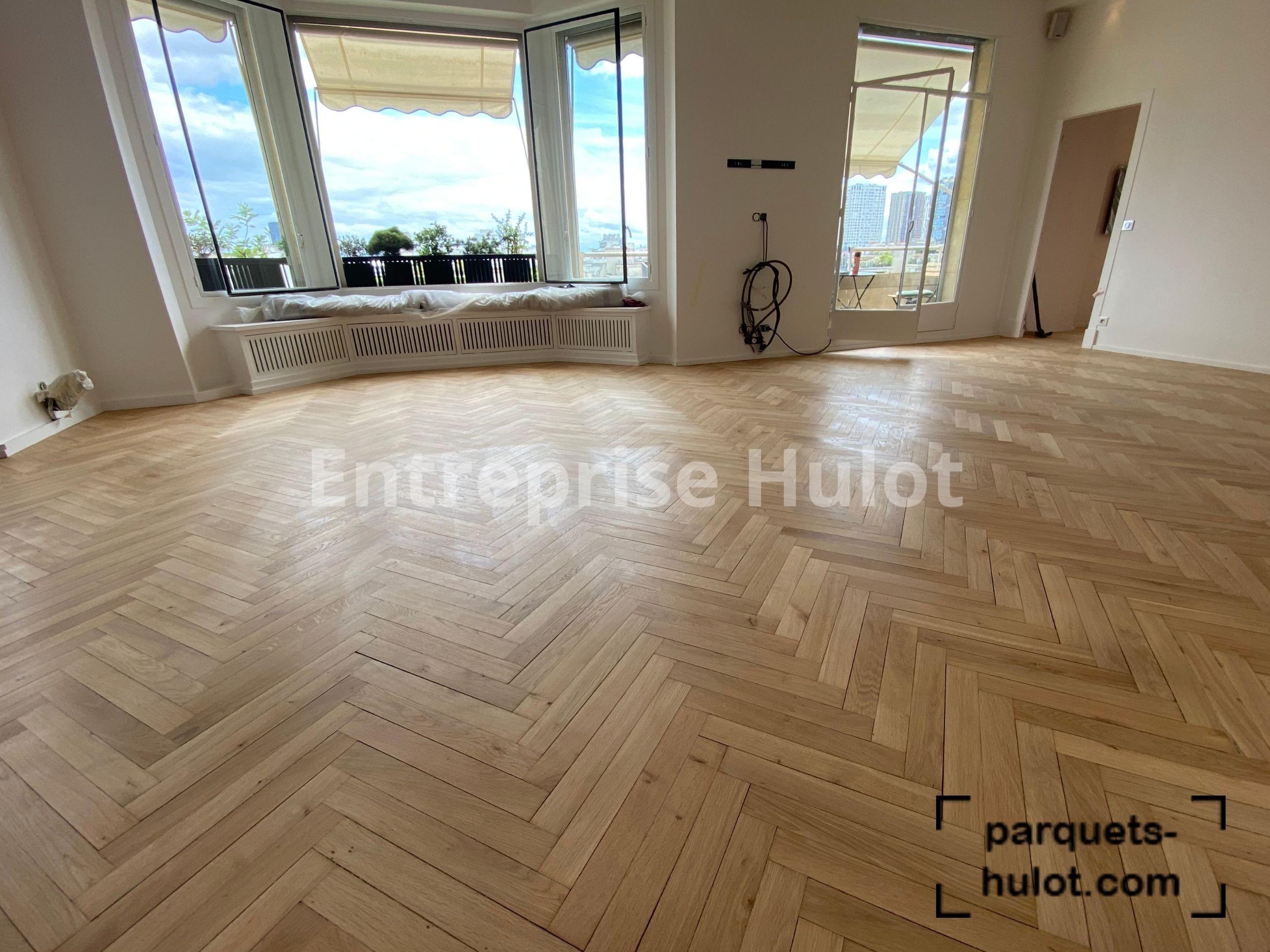 confiez la rénovation de votre parquet à paris 13 à des experts : remise à neuf, ponçage, vitrification et entretien. résultats durables et finitions soignées pour sublimer votre intérieur !