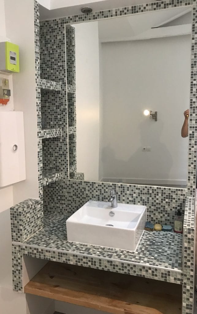 confiez la rénovation de votre salle de bain à paris à des experts. devis gratuit, conseils personnalisés et réalisations sur-mesure pour un espace moderne et fonctionnel.