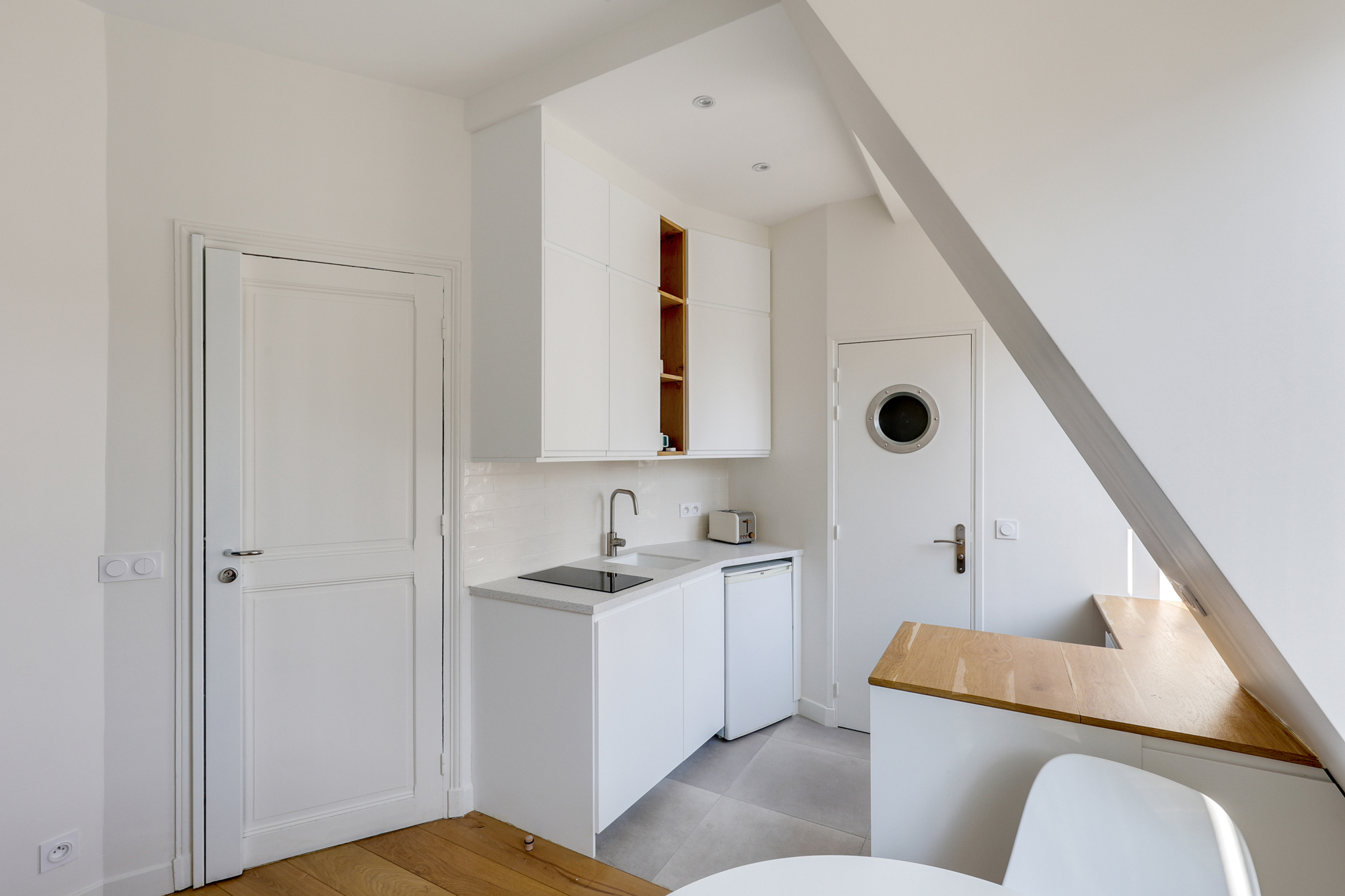 confiez la rénovation de votre studio à paris à des experts pour optimiser espace, confort et modernité. devis gratuit, solutions sur-mesure, suivi personnalisé.