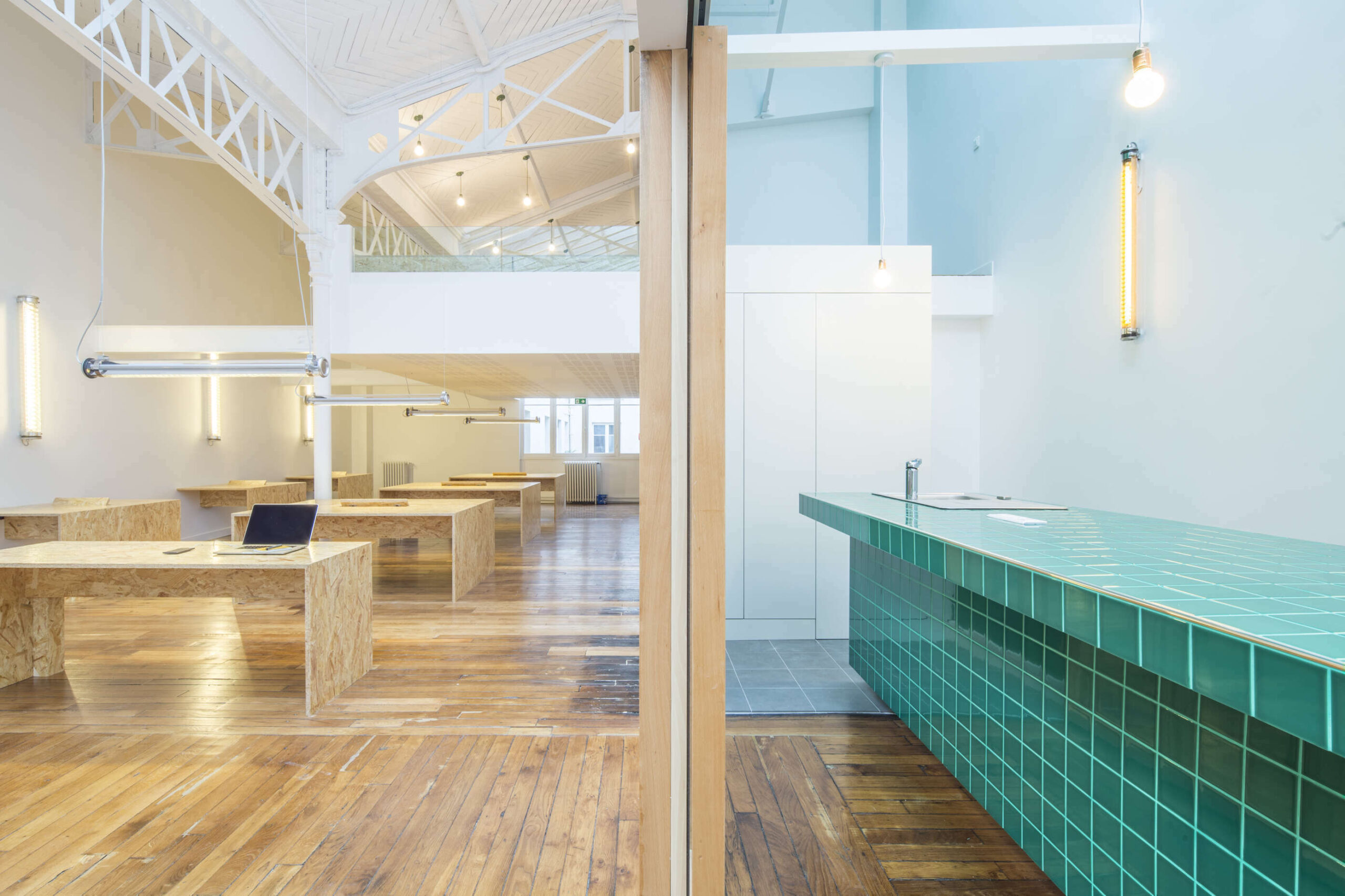 découvrez une rénovation unique à paris 4 : un service sur-mesure pour transformer votre intérieur avec style, qualité et originalité. profitez de l’expertise de professionnels passionnés en plein cœur de paris !