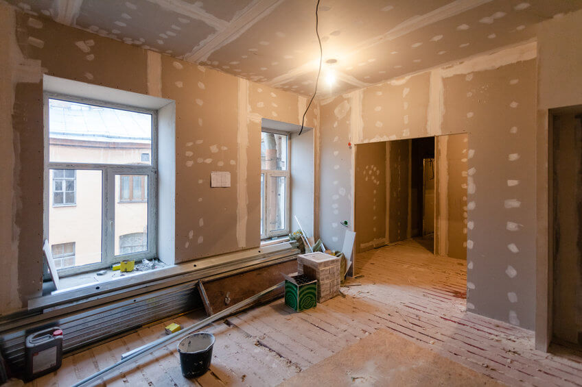 découvrez nos astuces et conseils pour rénover votre maison à moindre coût sans sacrifier la qualité. transformez votre intérieur tout en maîtrisant votre budget.