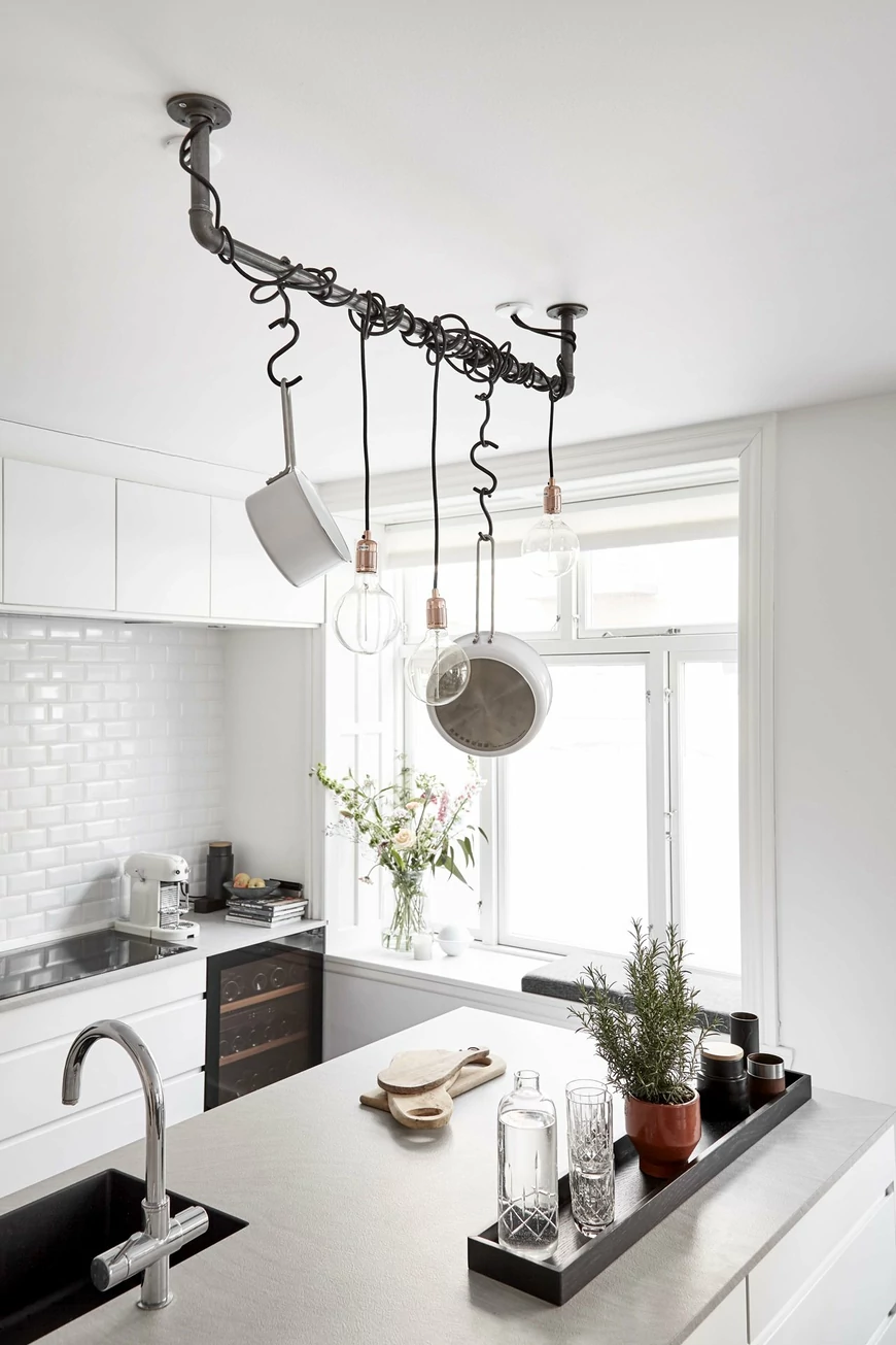 découvrez des astuces pratiques et économiques pour rénover votre maison à moindre coût tout en conservant qualité et style.