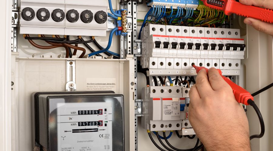 découvrez comment rénover l’électricité de votre maison à petit prix avec nos conseils pratiques et solutions économiques pour garantir sécurité et modernité sans vous ruiner.