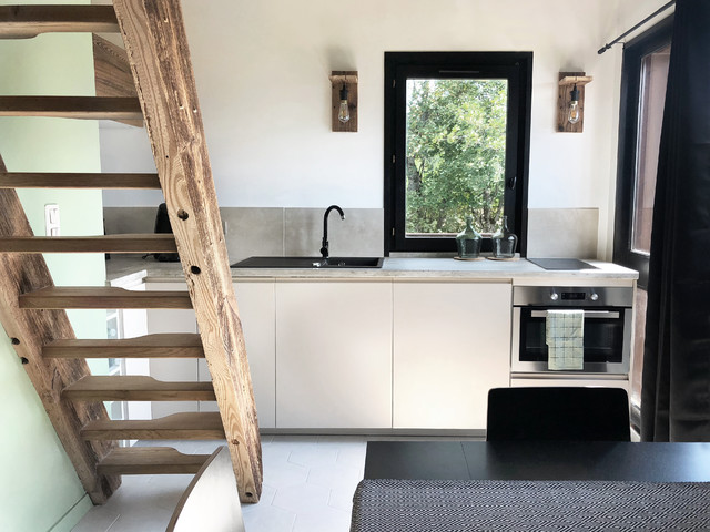 découvrez ce studio entièrement rénové, offrant un espace moderne, confortable et lumineux au cœur de la ville. idéal pour investisseurs ou premier achat !