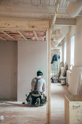 découvrez les avantages de choisir une entreprise de rénovation immobilière pour garantir la qualité, la sécurité et la valeur ajoutée de vos travaux.