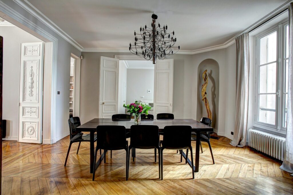 découvrez notre guide complet et nos conseils pratiques pour réussir la rénovation de votre appartement en toute sérénité.